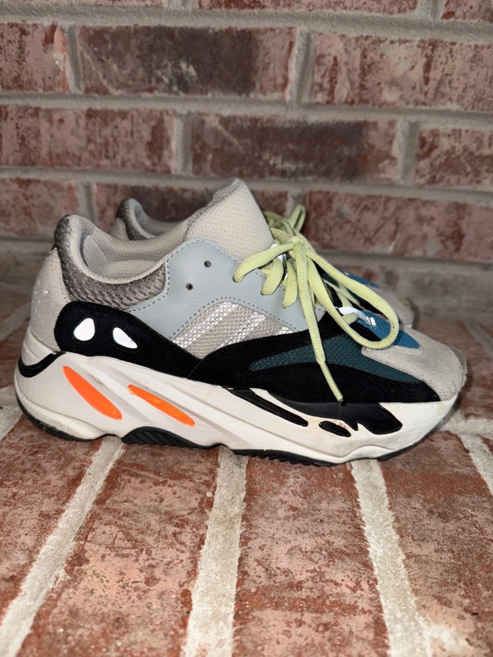 Kids Yeezy Wave runner multi color size 6